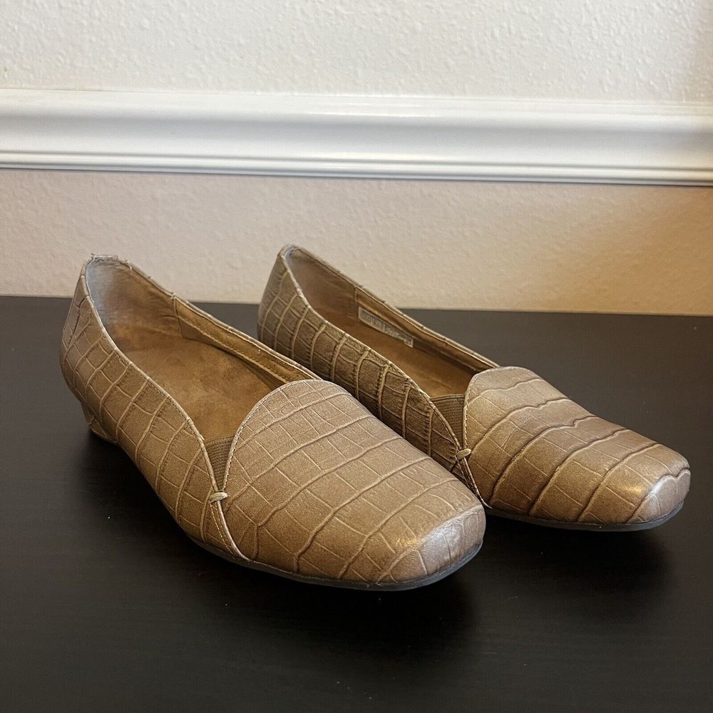 Vionic Women's Dolores Loafers Croc Embossed Leather Slip On Shoes Size 8.5